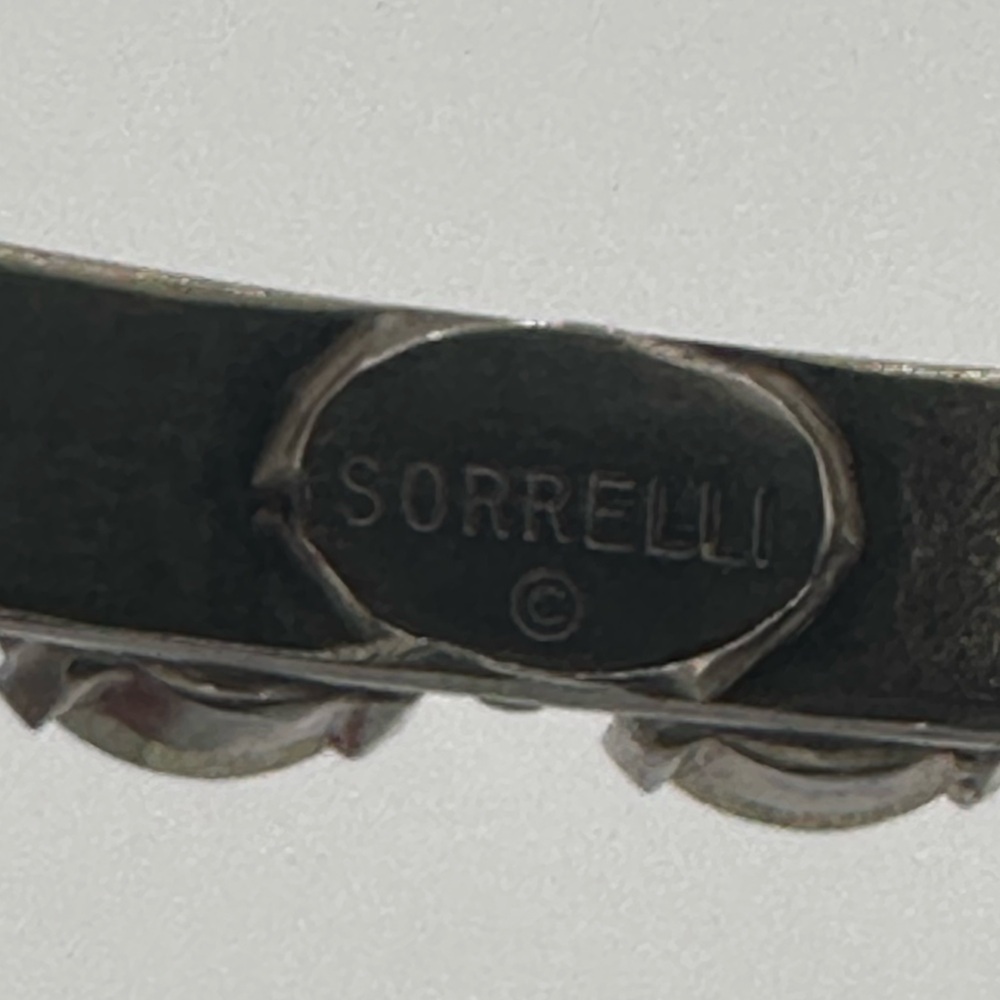 NWOT💎Women’s Riveting Romance Swarovski 16 Crystal Bangle Bracelet. - Picture 9 of 9